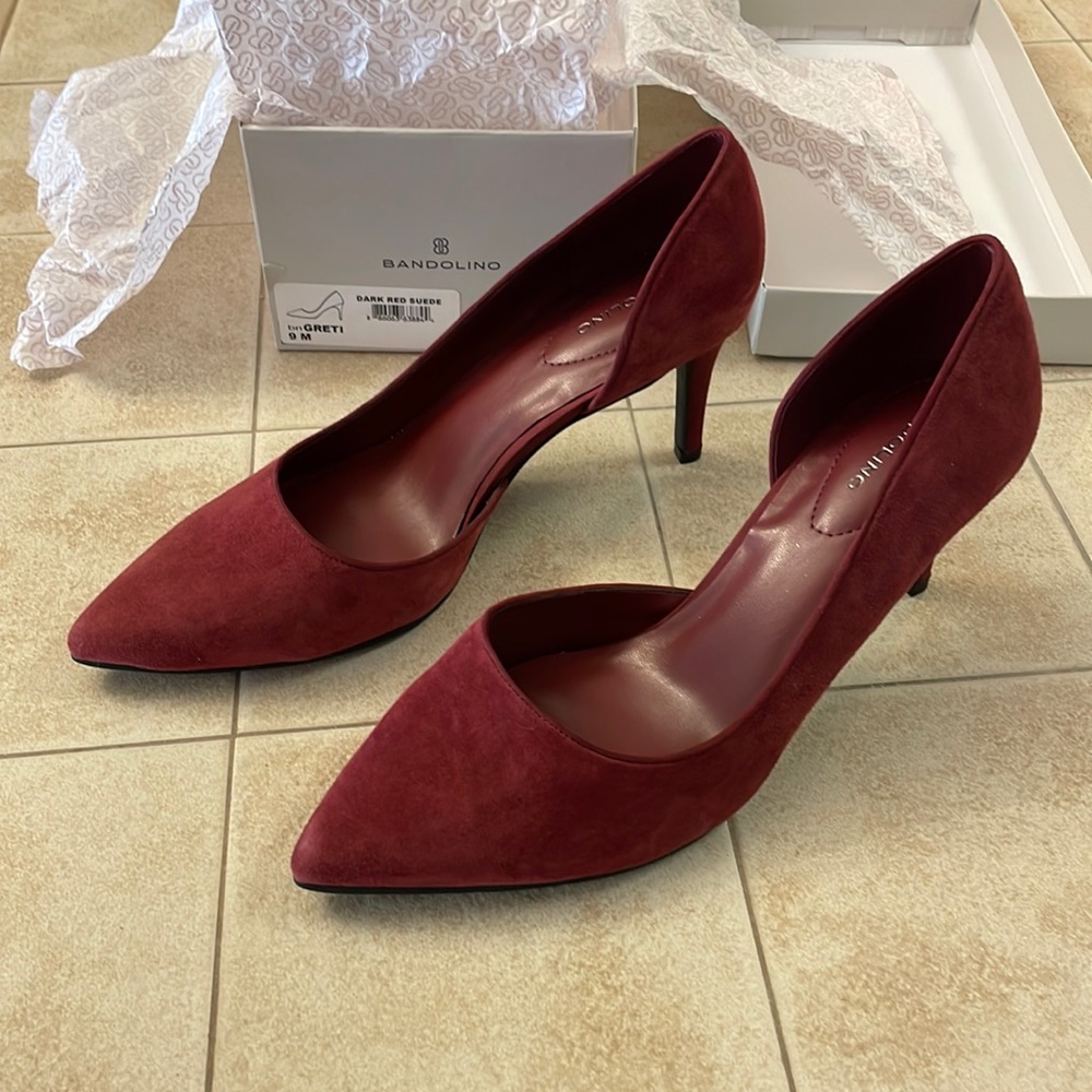 NWT Bandolino Dark Red Suede Greti Pumps 9M